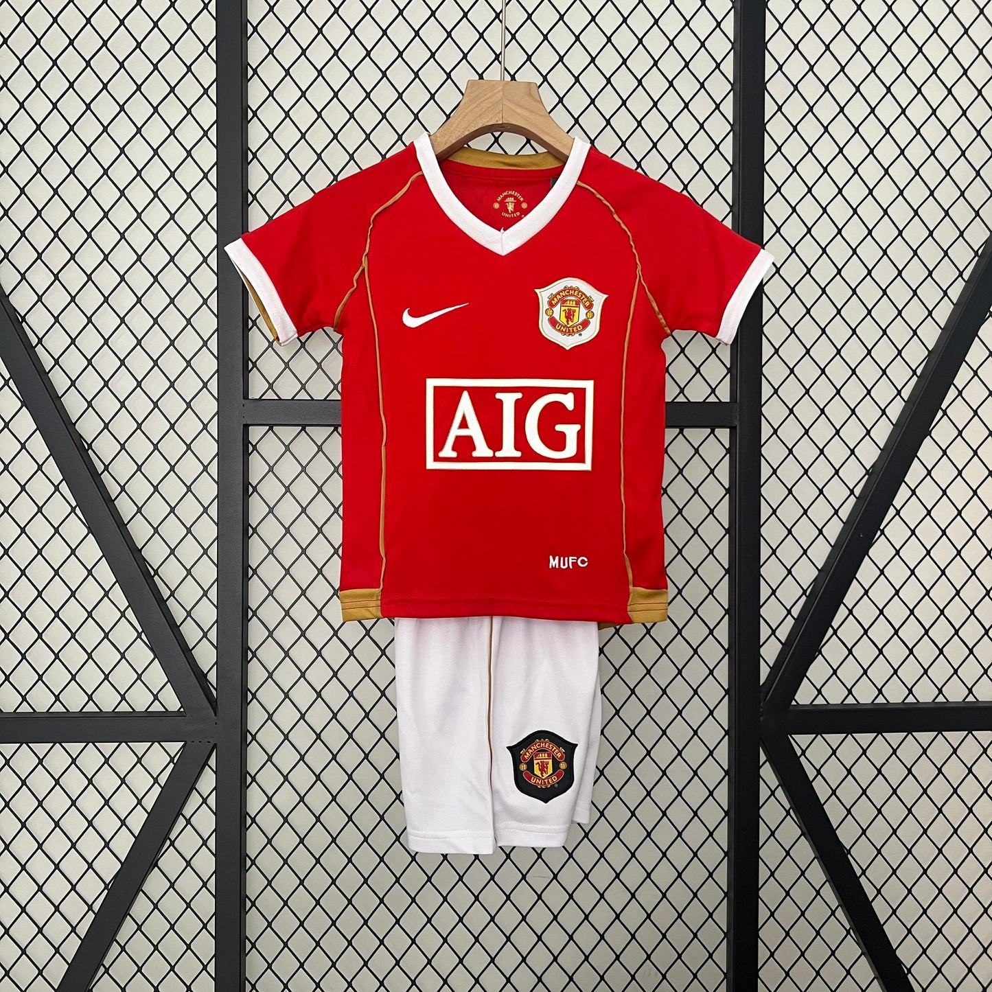 2006/07 Manchester United Home Retro Kids Kit
