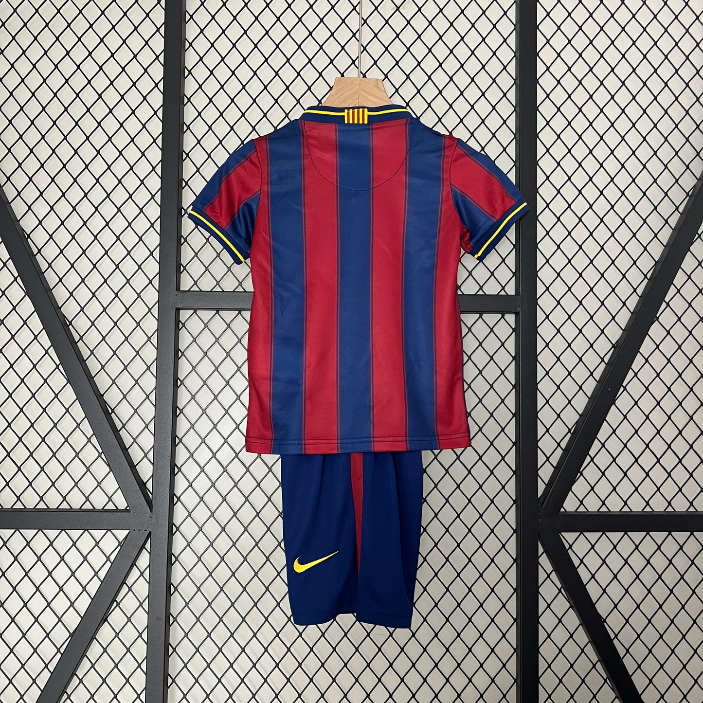 2009/10 Barcelona Home Kids Kit