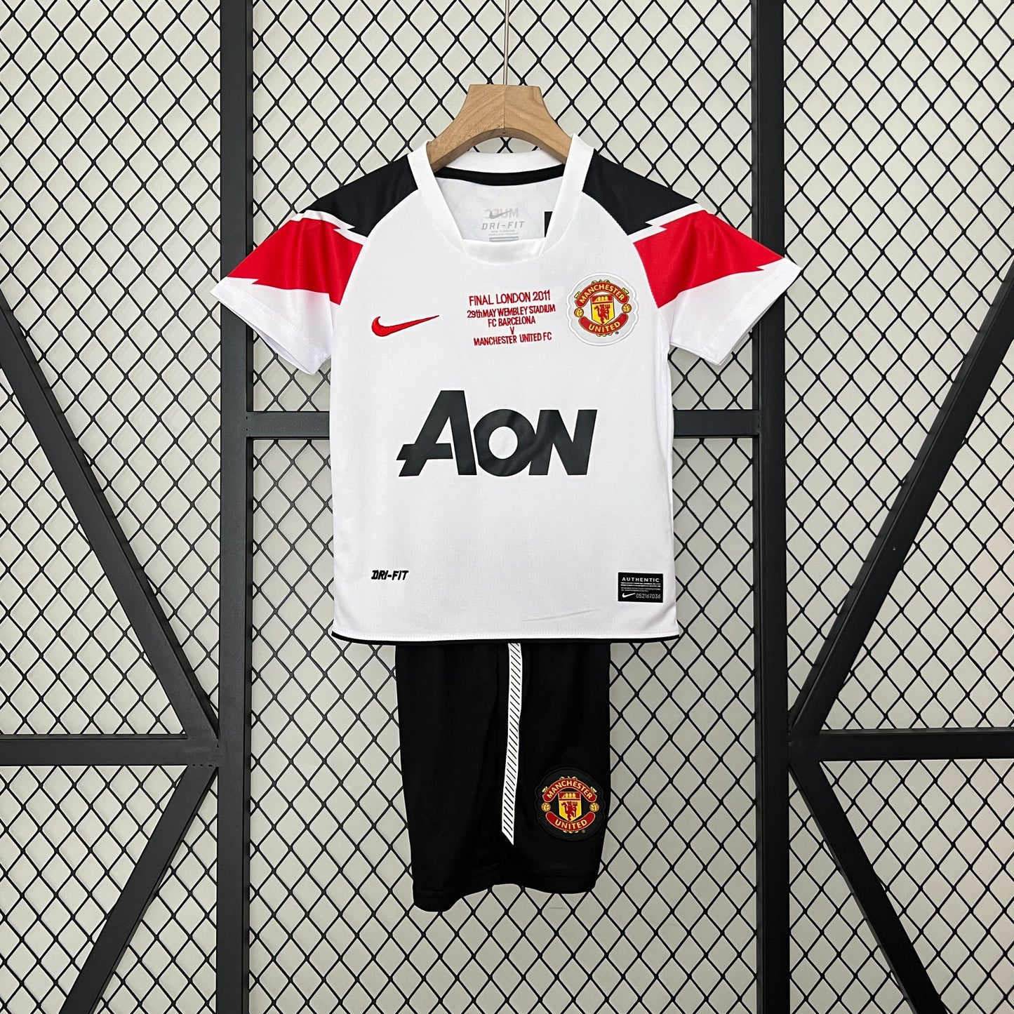 2010/11 Manchester United Away Retro Kids Kit