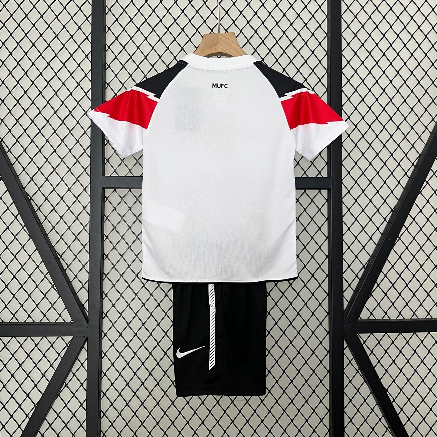 2010/11 Manchester United Away Retro Kids Kit
