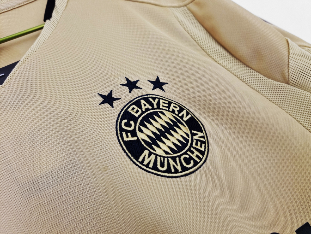 2004/05 Bayern Away Retro 8A