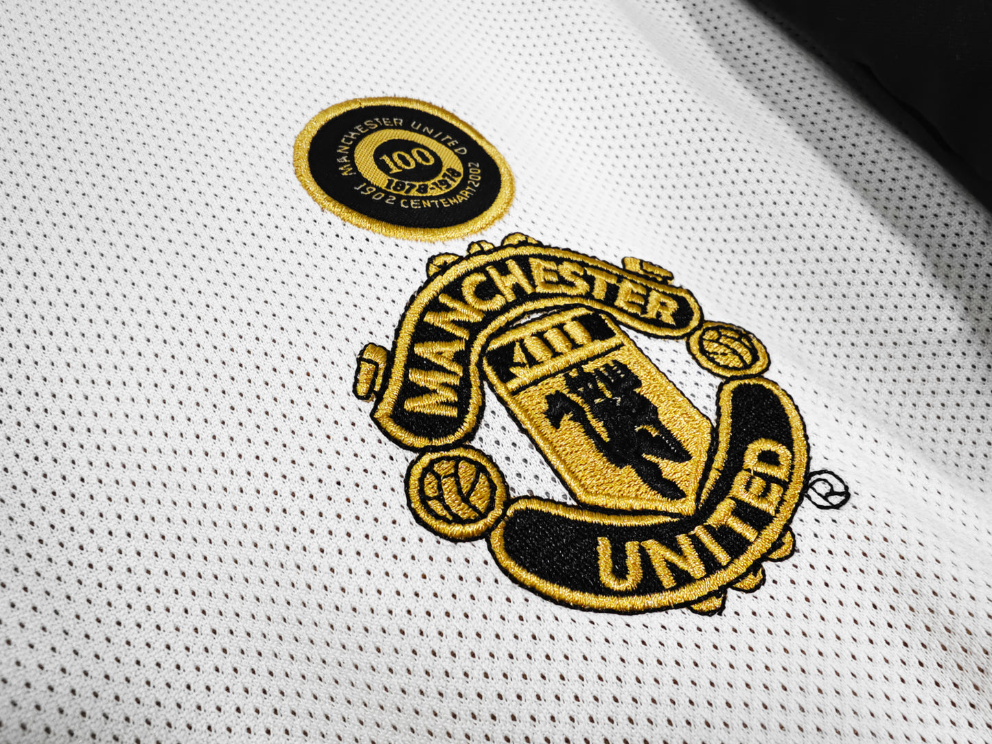 2001/02 Manchester United Centenary Retro 7B