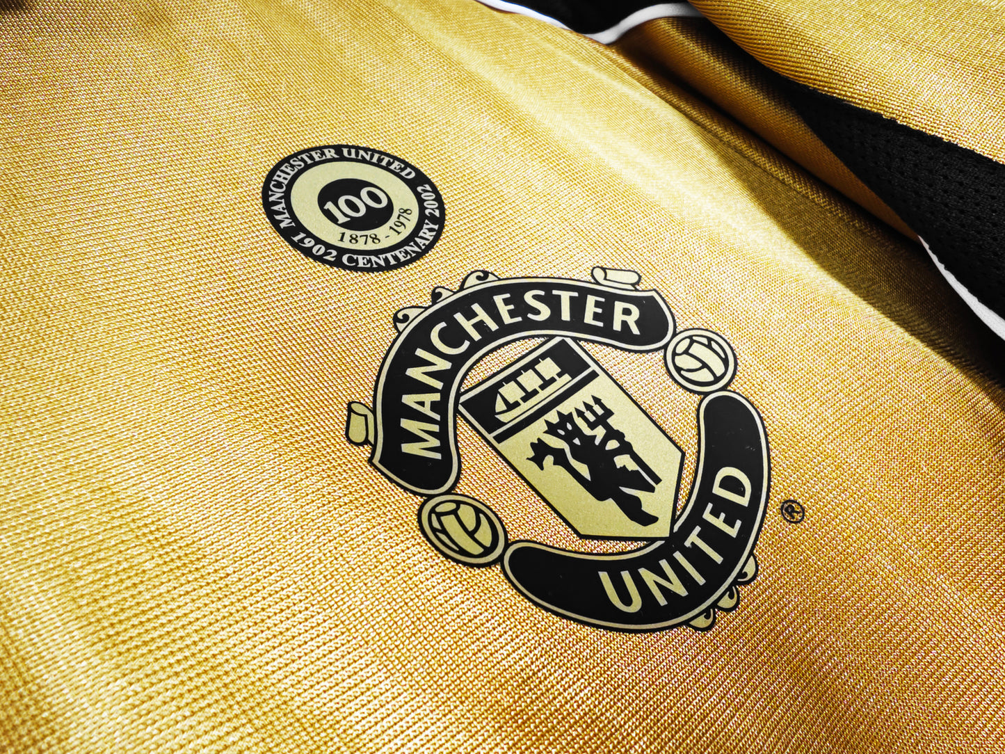 2001/02 Manchester United Centenary Retro 7B