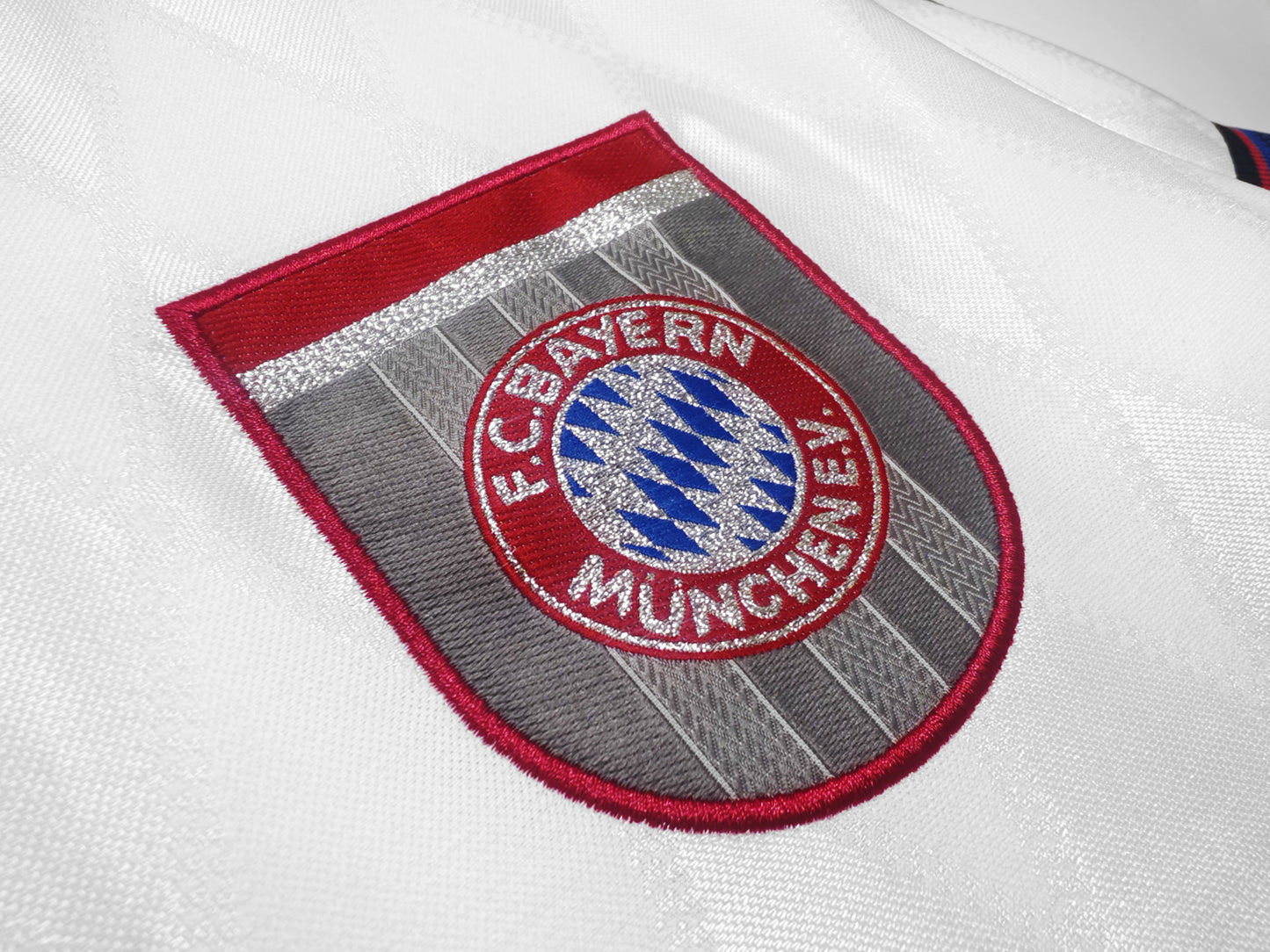 1996/98 Bayern Away Retro 0B